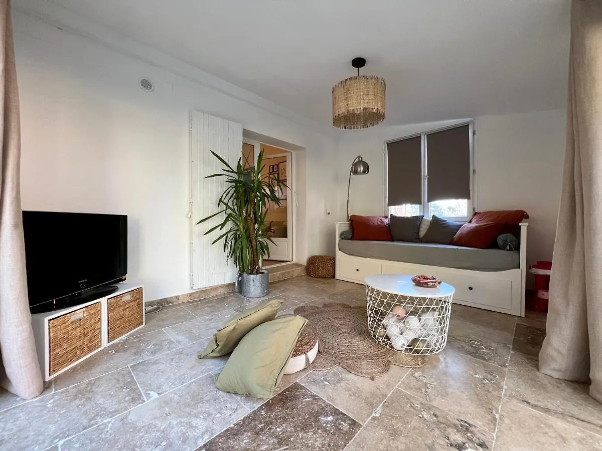 Maison Provencale Au Calme De La Campagne Avec Jacuzzi Aix-en-Provence Apartment