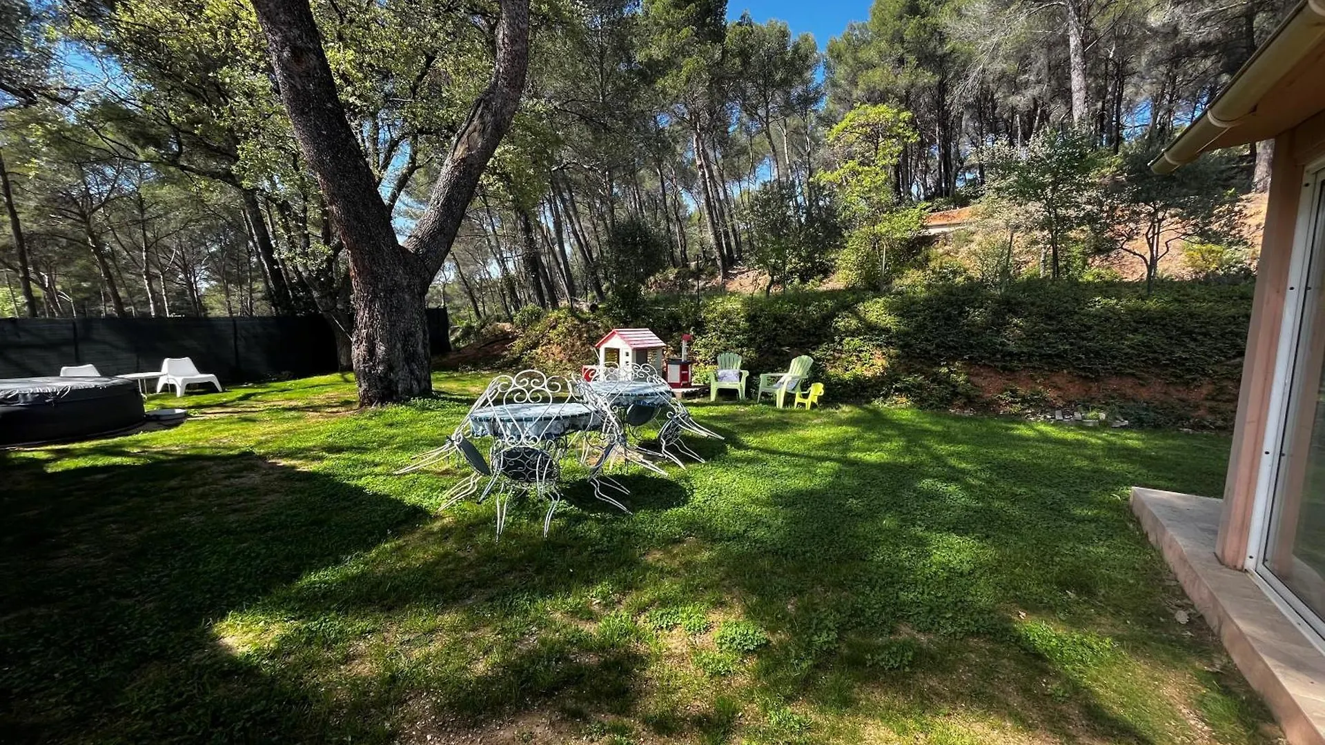 Maison Provencale Au Calme De La Campagne Avec Jacuzzi Aix-en-Provence Apartment