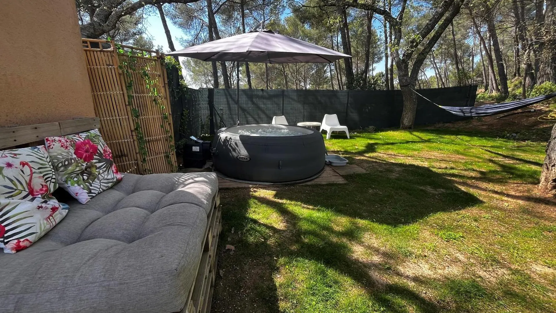 Maison Provencale Au Calme De La Campagne Avec Jacuzzi Aix-en-Provence