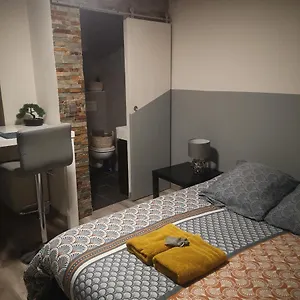 Apartment Studio Hypercentre Courteissade, Aix-en-Provence