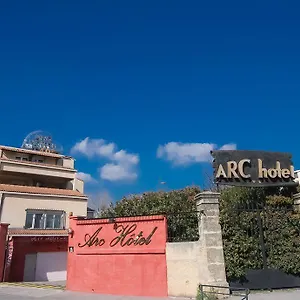 Adonis Arc Aix Hotell