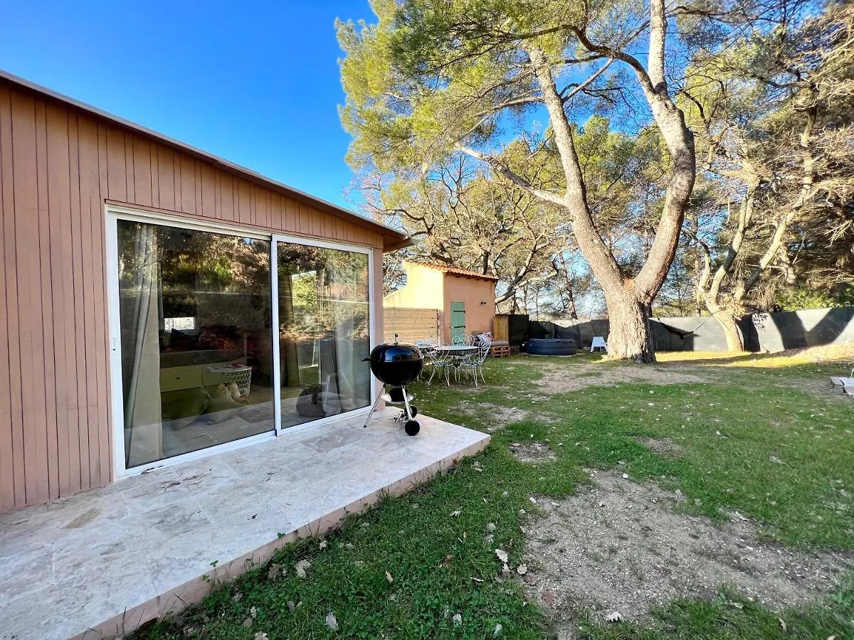 Maison Provencale Au Calme De La Campagne Avec Jacuzzi Apartment Aix-en-Provence