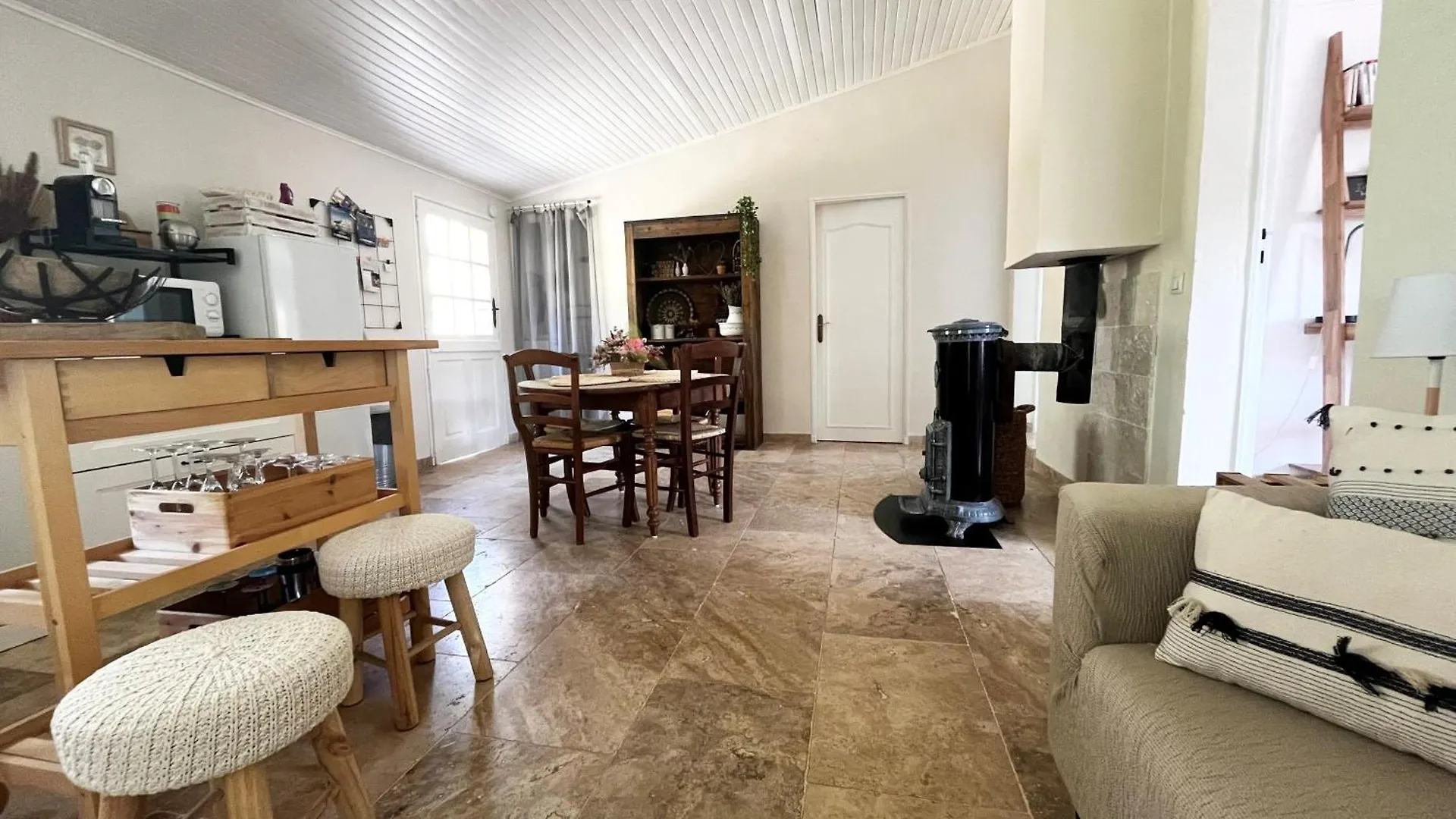 Maison Provencale Au Calme De La Campagne Avec Jacuzzi Apartment Aix-en-Provence